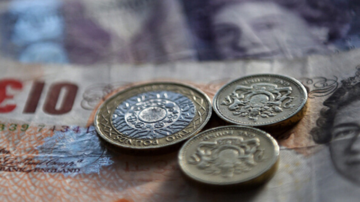Ekonomi Inggris terus menyusut, dan pound dapat mengantarkan babak baru gejolak