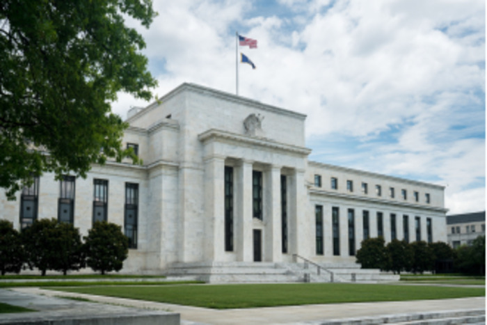 The Fed vote is hawkish, gold is weak and fluctuating