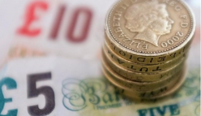 Prospek ekonomi Inggris yang mengkhawatirkan membebani sterling