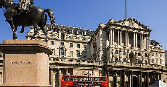 Inggris melakukan reformasi keuangan tetapi prospek pound tetap mengkhawatirkan