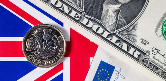 Pound, dollar recover on encouraging UK growth data